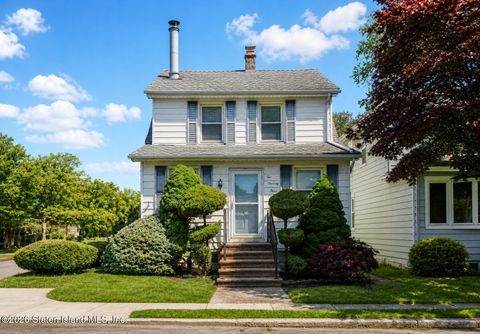 Photo of 273 Waters Avenue, Staten Island, NY 10314 (MLS # 2602531)