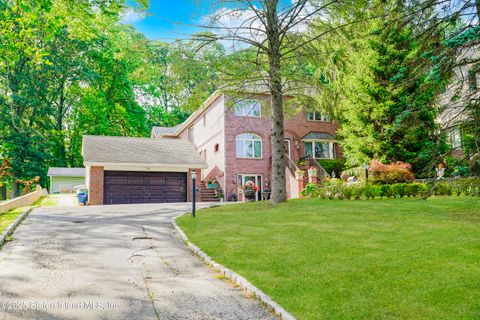 Photo of 72 Dalemere Road, Staten Island, NY 10304 (MLS # 2503708)