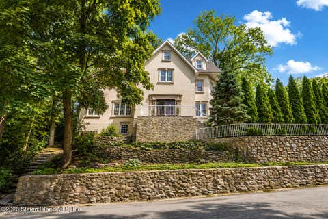 Photo of 8 Diana Trail TRL, Staten Island, NY 10304 (MLS # 2602969)