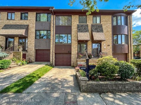 Photo of 116 Dogwood Lane, Staten Island, NY 10305 (MLS # 2600448)