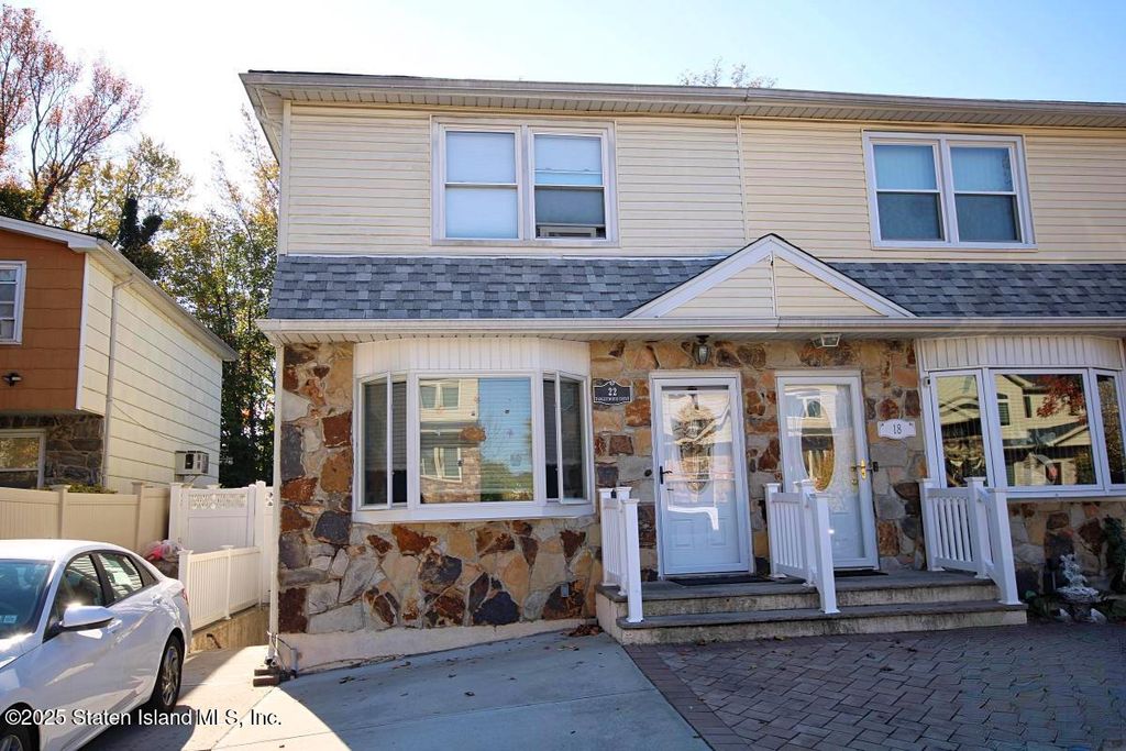 Photo of 22 Tanglewood Drive, Staten Island, NY 10308 (MLS # 2506444)