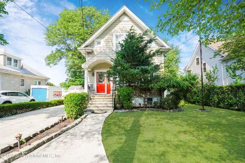 Photo of 179 Barclay Avenue, Staten Island, NY 10312 (MLS # 2403803)