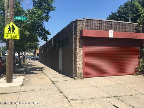 Photo of 317 Seaview Avenue, Staten Island, NY 10305 (MLS # 2504550)