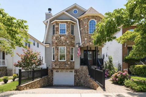 Photo of 214 Vineland Avenue, Staten Island, NY 10312 (MLS # 2604215)