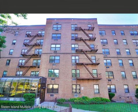 Photo of 1160 Richmond Road #2f, Staten Island, NY 10304 (MLS # 1158190)