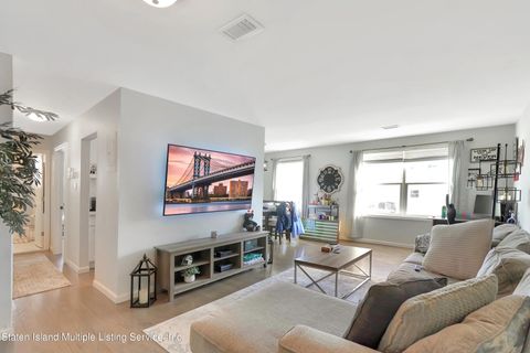 Photo of 149 Cortelyou Avenue, Staten Island, NY 10312 (MLS # 2400894)