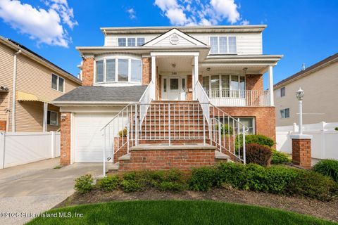 Photo of 240 Mill Road, Staten Island, NY 10306 (MLS # 2602881)