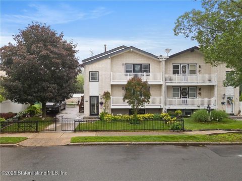 Photo of 169 Redgrave Avenue, Staten Island, NY 10306 (MLS # 2503410)