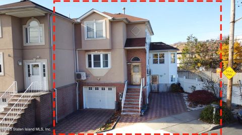 Photo of 40 Parkinson Avenue, Staten Island, NY 10305 (MLS # 2500119)