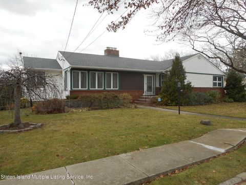 Photo of 183 Nixon Avenue, Staten Island, NY 10304 (MLS # 1165797)