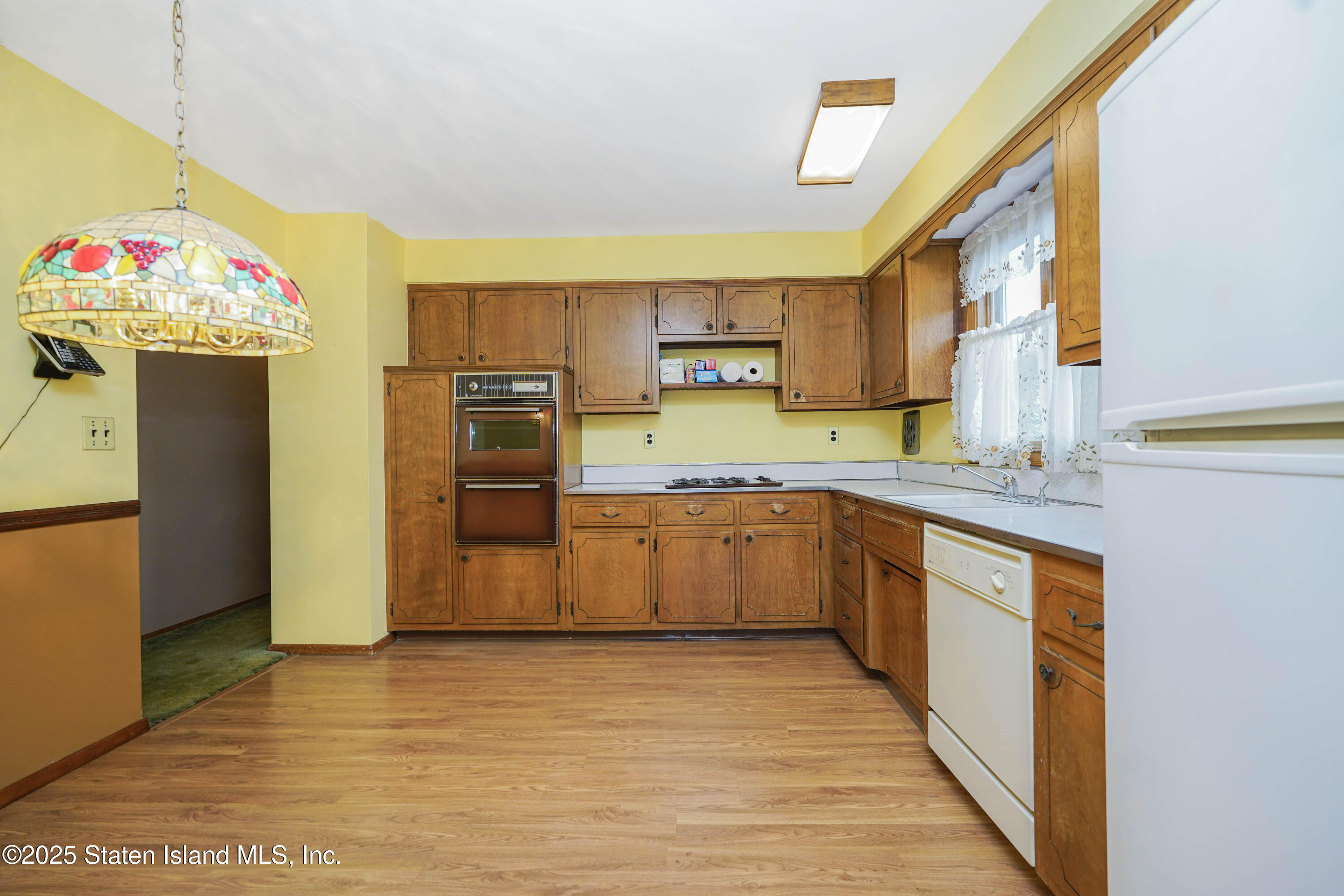 531 Jewett Avenue, Staten Island, New York image 17