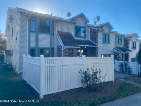 Photo of 95 Mcdivitt Avenue #A, Staten Island, NY 10314 (MLS # 2406215)