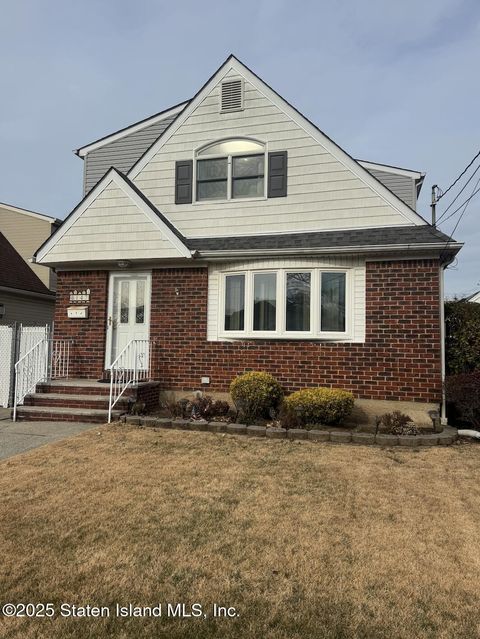 Photo of 147 Kennington Street, Staten Island, NY 10308 (MLS # 2507102)
