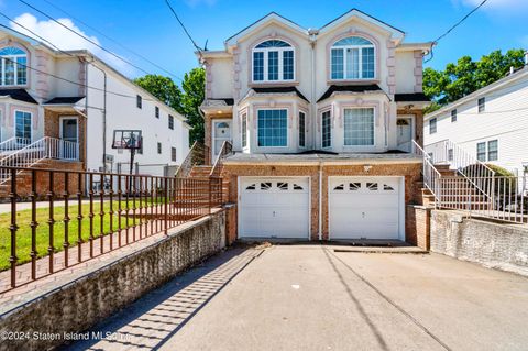 Photo of 455 Mosely Avenue, Staten Island, NY 10312 (MLS # 2403844)