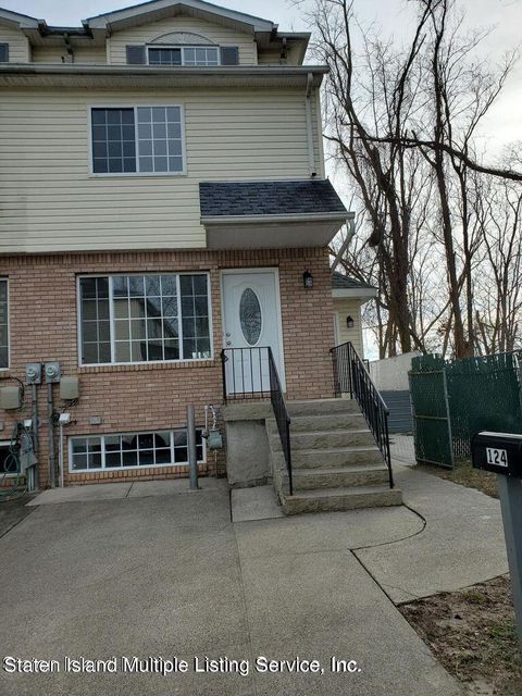 Photo of 124 Pelican Circle, Staten Island, NY 10306 (MLS # 1156727)