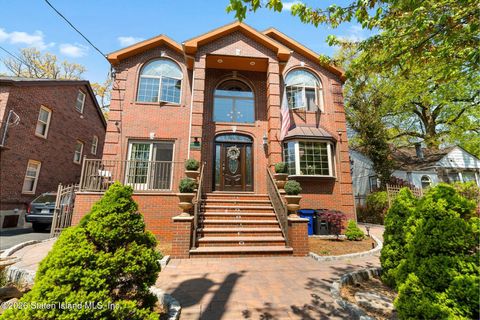 Photo of 7 Whitehall Street, Staten Island, NY 10306 (MLS # 2602281)