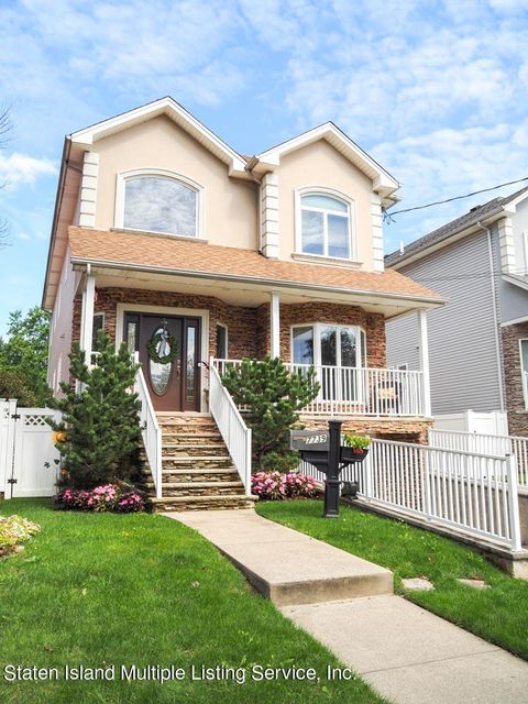 Photo of 7739 Amboy Road, Staten Island, NY 10307 (MLS # 1164663)