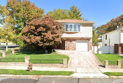 Single Family Residence in Staten Island NY 7 Furman Street.jpg