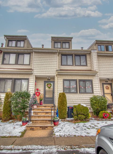 Photo of 245 Signs Road #G, Staten Island, NY 10314 (MLS # 2400441)