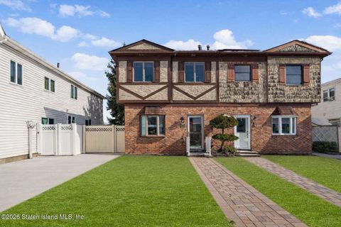 Photo of 9 Ludlow Street, Staten Island, NY 10312 (MLS # 2600615)