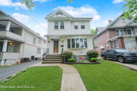 Photo of 124 Bancroft Avenue, Staten Island, NY 10306 (MLS # 2503478)