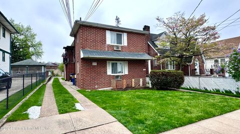 Photo of 164 Van Cortlandt Avenue, Staten Island, NY 10301 (MLS # 2404116)