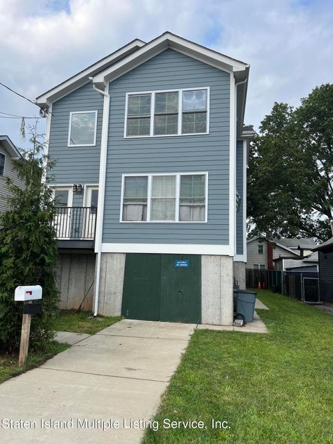 Photo of 525 Midland` Avenue, Staten Island, NY 10306 (MLS # 1163965)