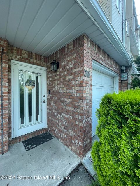 Photo of 39 Johnson Place, Staten Island, NY 10304 (MLS # 2403045)