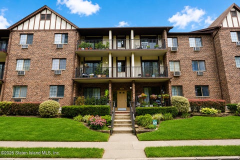 Condo For Sale - 130 Devon Loop #3<br/> Staten Island, NY 10314