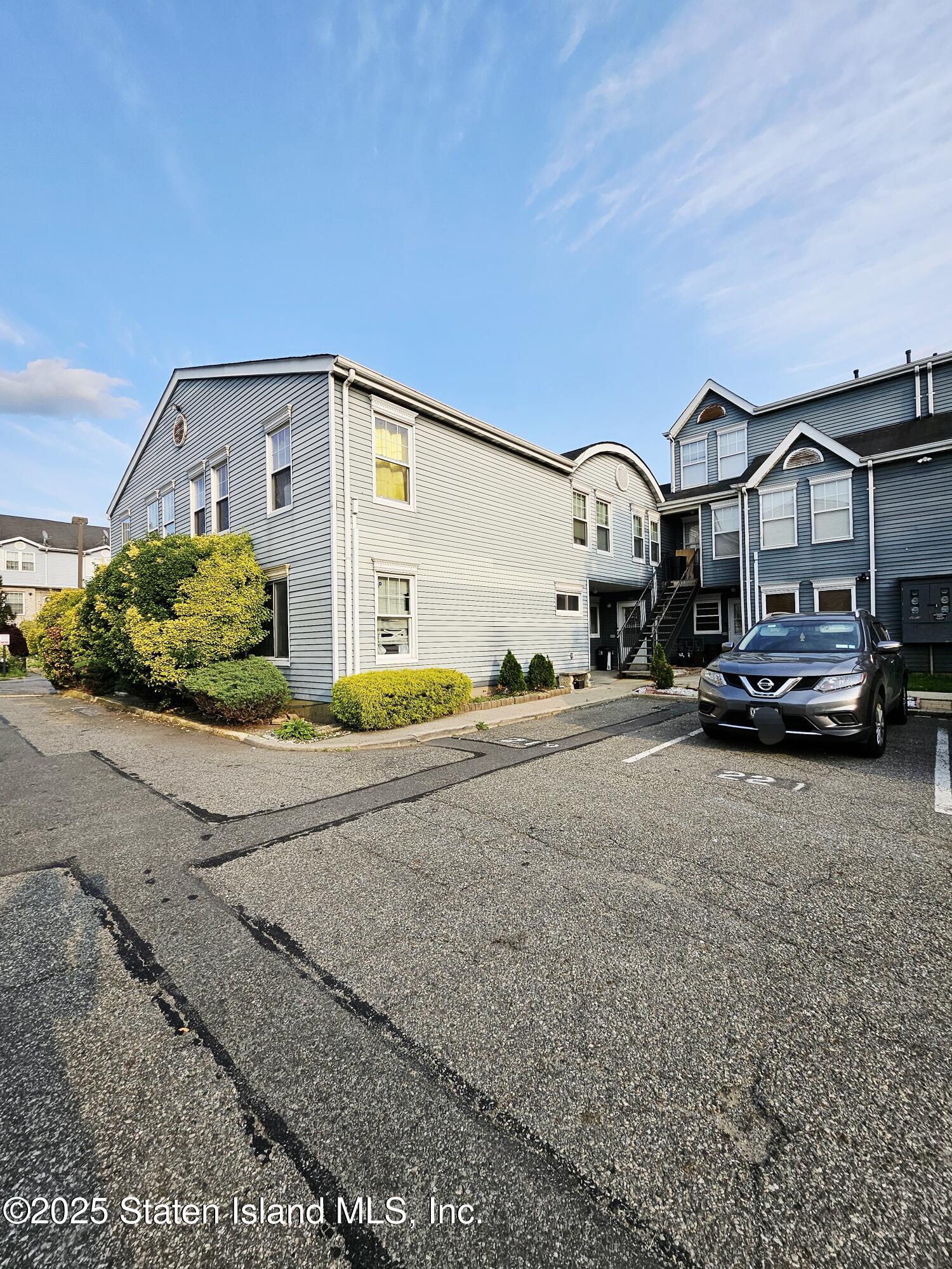 221 Pond Way #A, Staten Island, New York image 1
