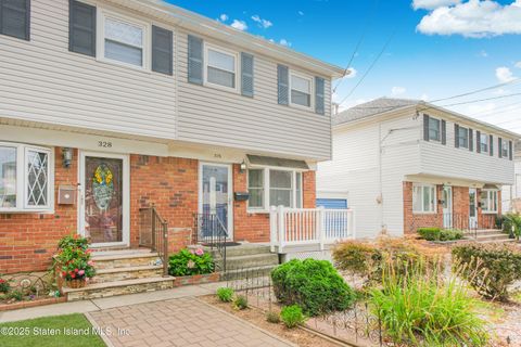 Photo of 326 Chesterton Avenue, Staten Island, NY 10306 (MLS # 2504430)