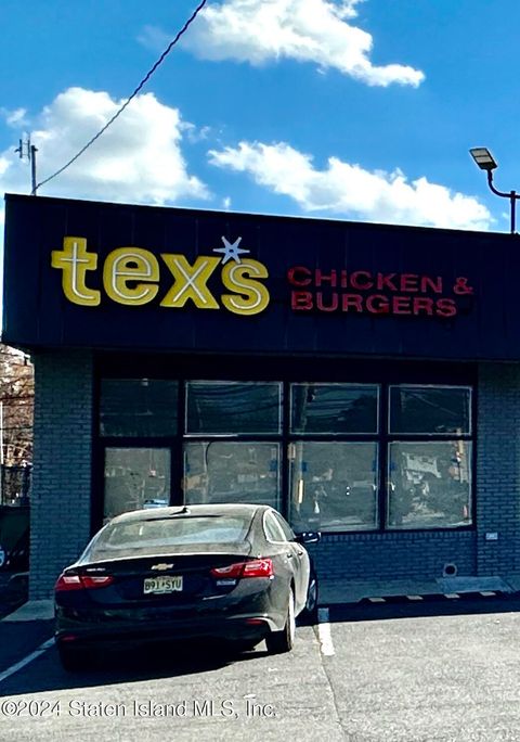 Photo of 2218 Hylan Boulevard, Staten Island, NY 10306 (MLS # 2406179)