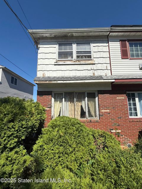 Photo of 323 Maryland Avenue, Staten Island, NY 10305 (MLS # 2505358)