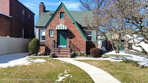 Photo of 2765 Amboy Road, Staten Island, NY 10306 (MLS # 2400945)