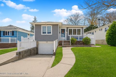 Photo of 42 Acacia Avenue, Staten Island, NY 10308 (MLS # 2506707)