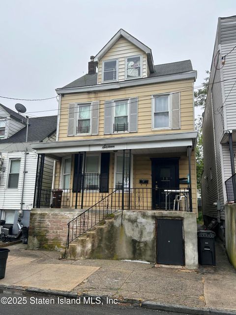 Photo of 16 Cedar Street, Staten Island, NY 10304 (MLS # 2507120)