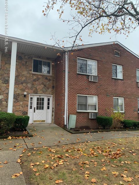Photo of 29 Gadsen Place #1c, Staten Island, NY 10314 (MLS # 2406467)