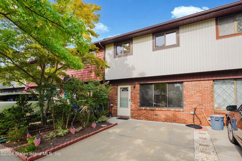 Photo of 217 Rolling Hill Green Grn, Staten Island, NY 10312 (MLS # 2405570)