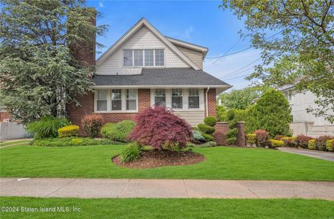 Photo of 161 Armstrong Avenue, Staten Island, NY 10308 (MLS # 2405922)