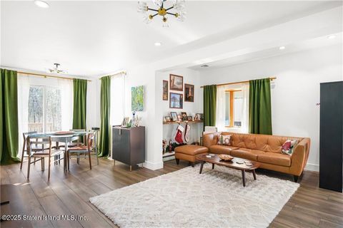 Photo of 393 St Andrews Road, Staten Island, NY 10306 (MLS # 2506951)