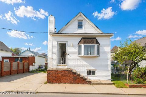 Photo of 16 Orlando Street, Staten Island, NY 10305 (MLS # 2602298)