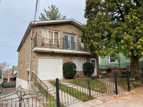 Photo of 73 Glenwood Avenue #1, Staten Island, NY 10301 (MLS # 2400346)