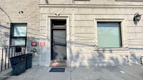 Photo of 113 New Dorp Plaza #2b, Staten Island, NY 10306 (MLS # 1157491)