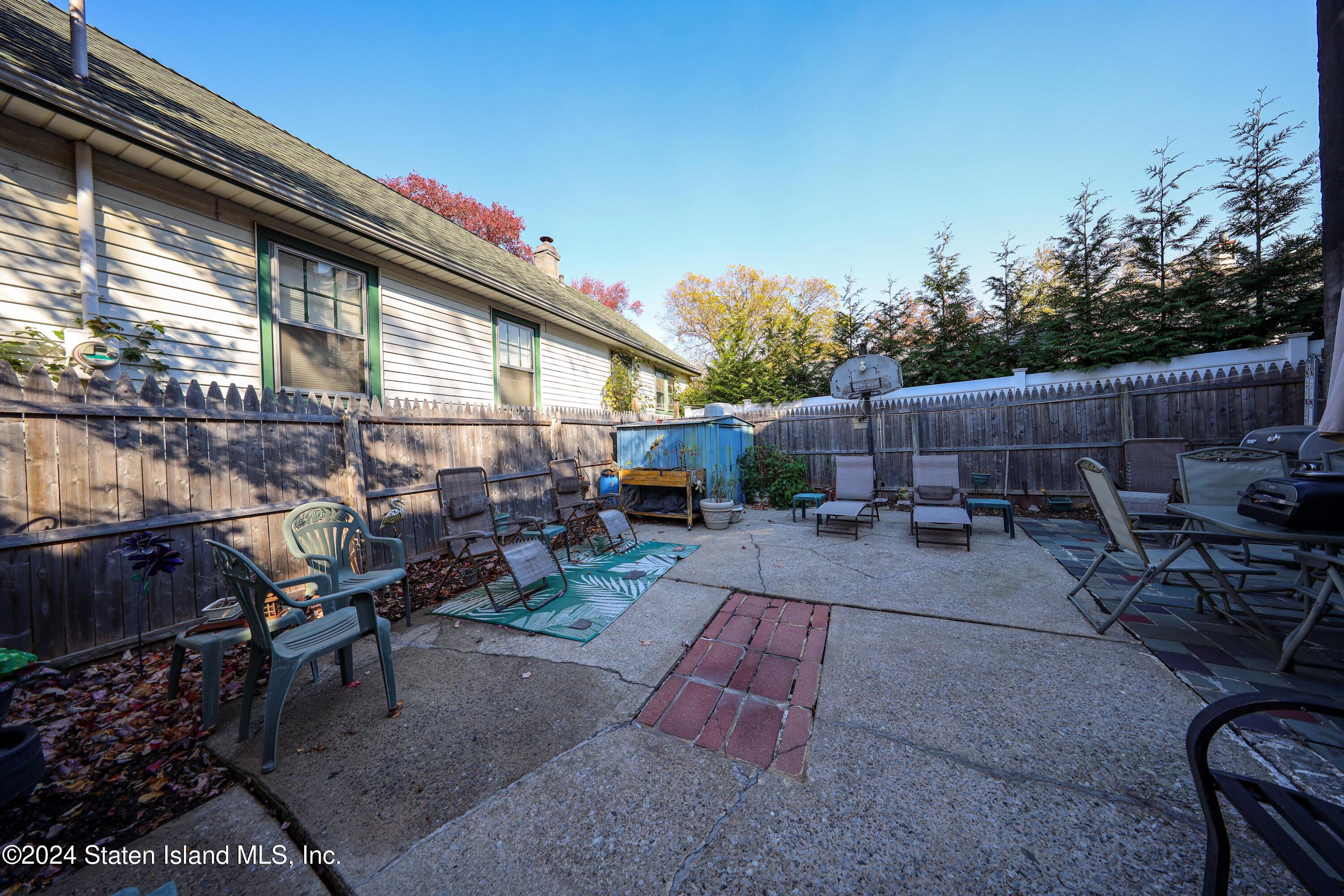 843 W Fingerboard Road, Staten Island, New York image 10