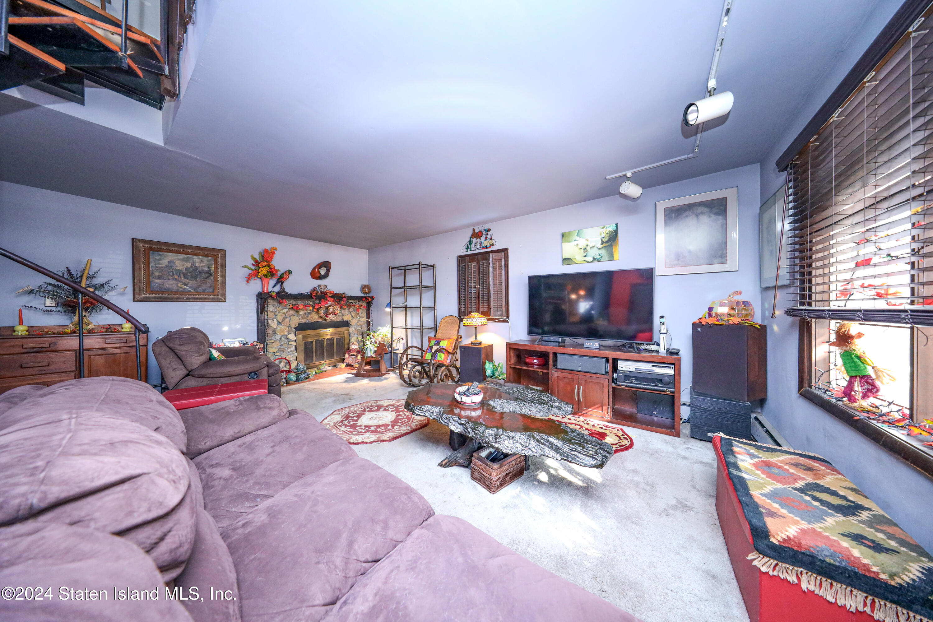 843 W Fingerboard Road, Staten Island, New York image 6