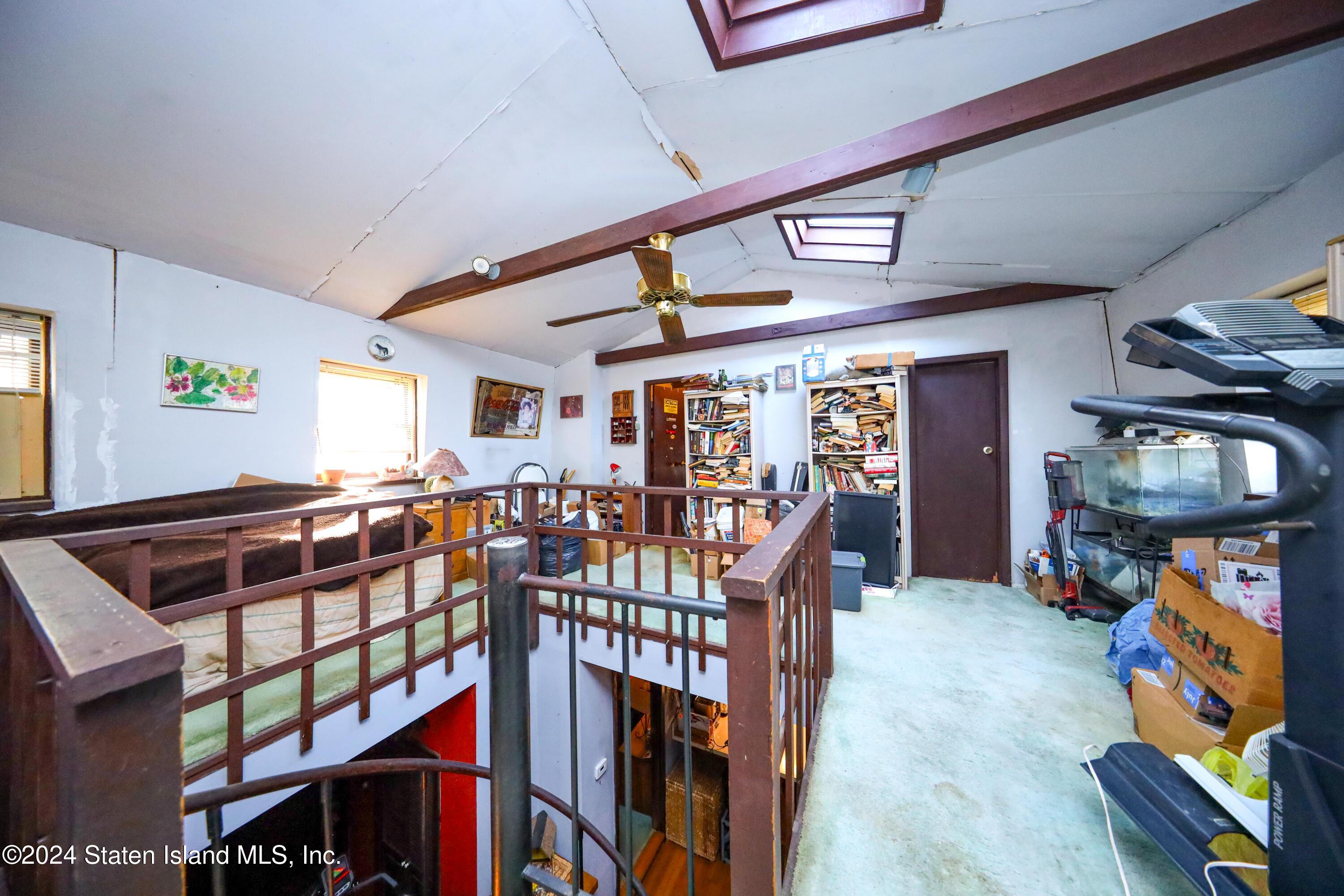 843 W Fingerboard Road, Staten Island, New York image 11