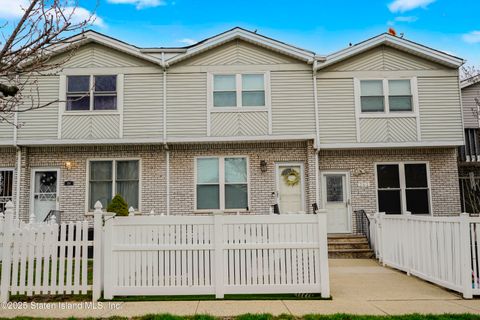 Photo of 259 Loretto Street, Staten Island, NY 10307 (MLS # 2501872)