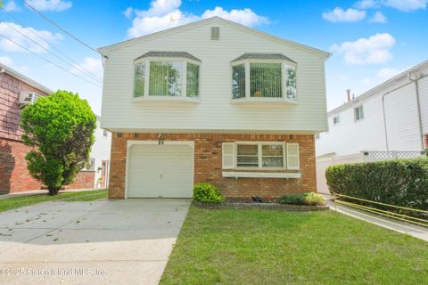 Photo of 89 Brookfield Avenue, Staten Island, NY 10308 (MLS # 2503473)