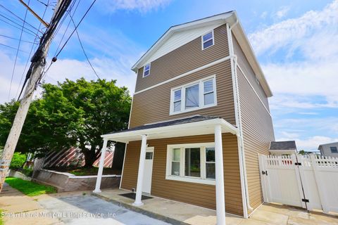 Photo of 114 Virginia Avenue, Staten Island, NY 10305 (MLS # 1163765)