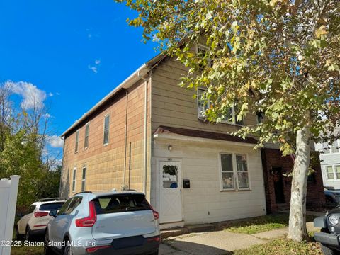 Photo of 380 Pulaski Avenue, Staten Island, NY 10303 (MLS # 2506379)